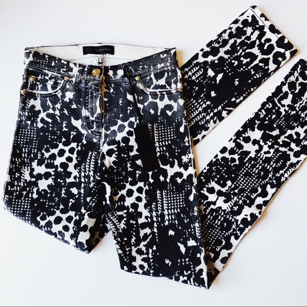 NWT VERSACE B+W Animal Print Denim Jeans size 24 - Picture 4 of 8